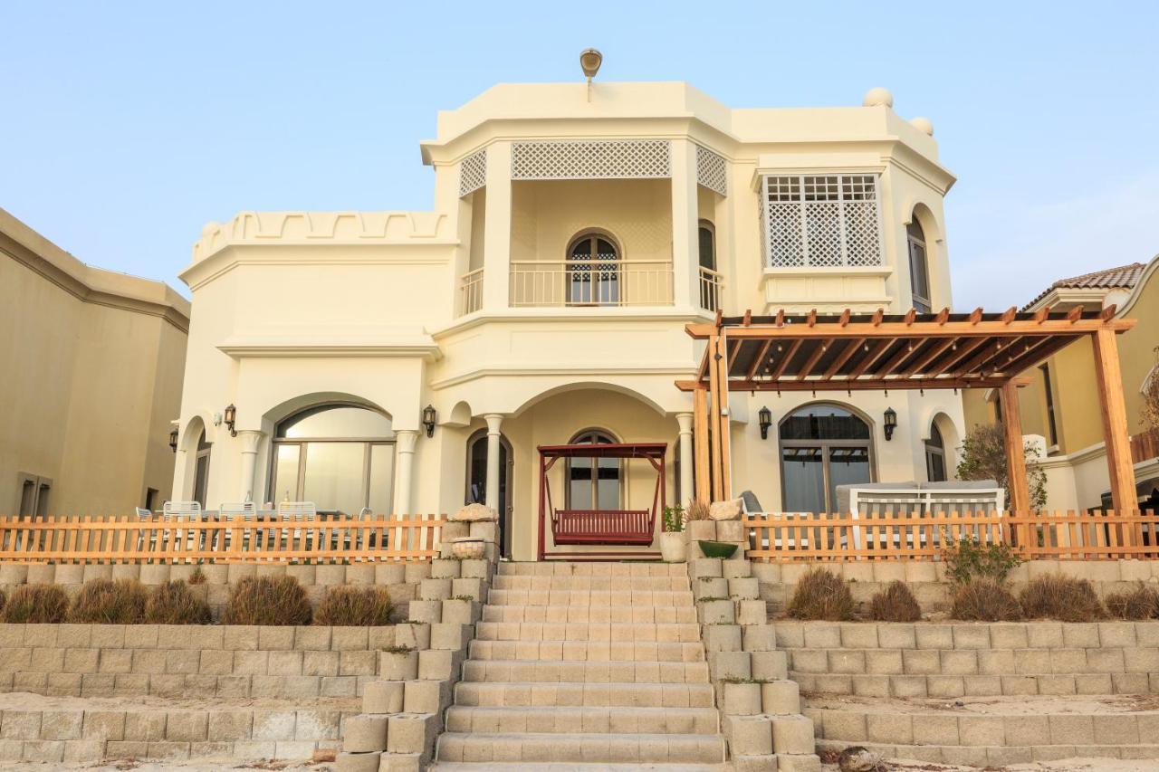 The S Holiday Homes - Stunning 5 Bedrooms Villa At The Palm Jumeirah With Private Beach And Pool Dubai Exterior photo