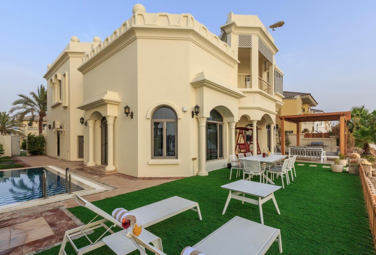 The S Holiday Homes - Stunning 5 Bedrooms Villa At The Palm Jumeirah With Private Beach And Pool Dubai Exterior photo